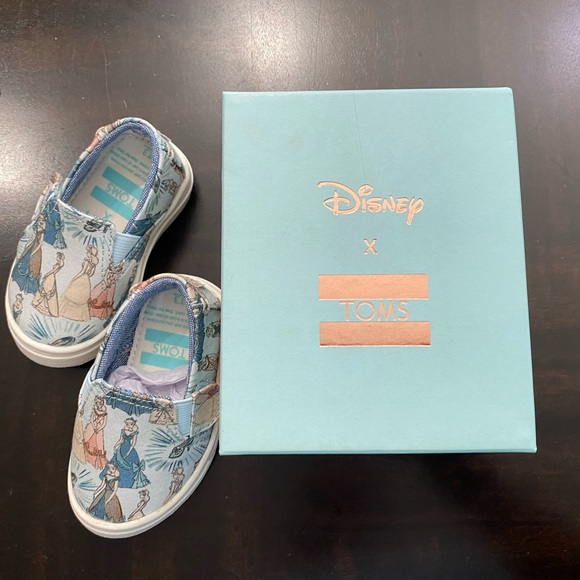 TOMS & DISNEY Luca Blue Cinderella Printed Canvas - Picture 9 of 9